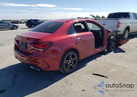 2021 Mercedes-Benz A 220 4Matic z USA, uszkodzony, nr VIN W1K3G4FB7MJ298920